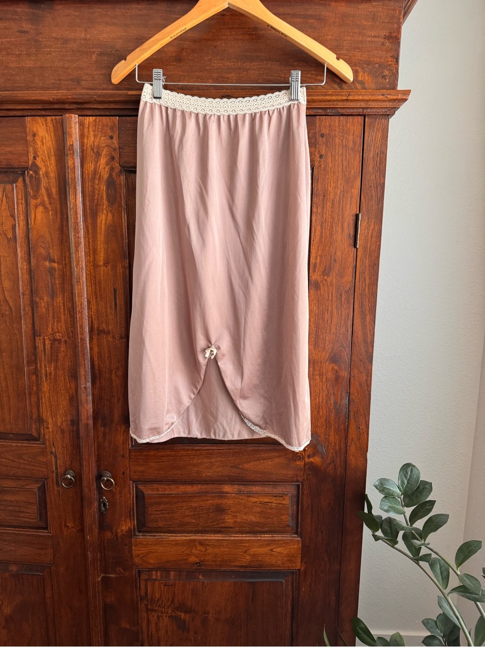 Lorraine slip skirt with lace trim and bow detail